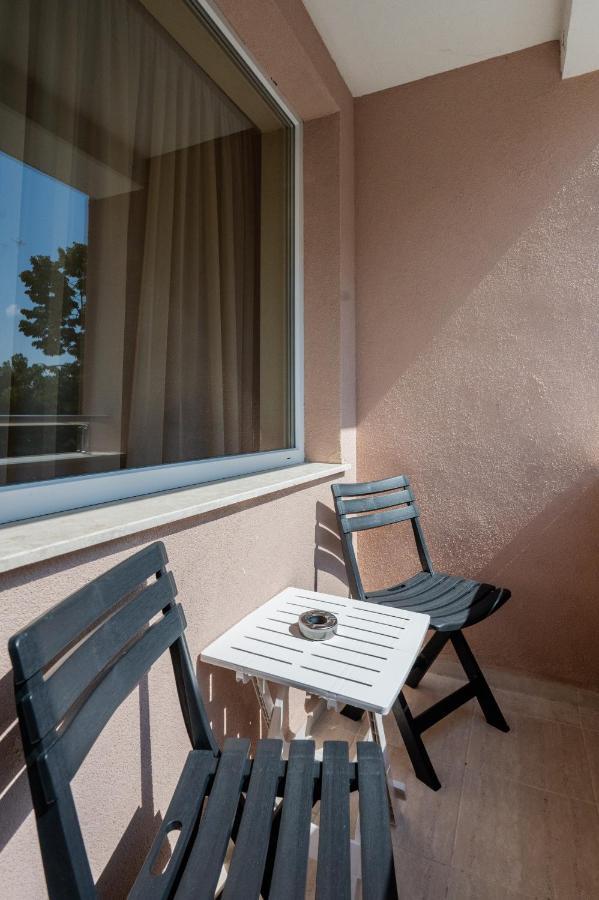 Nomad Haven: 1Bd Flat With Balcony & Desk Apartamento Sófia Exterior foto