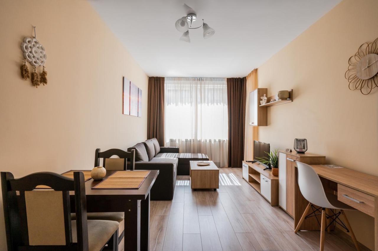 Nomad Haven: 1Bd Flat With Balcony & Desk Apartamento Sófia Exterior foto